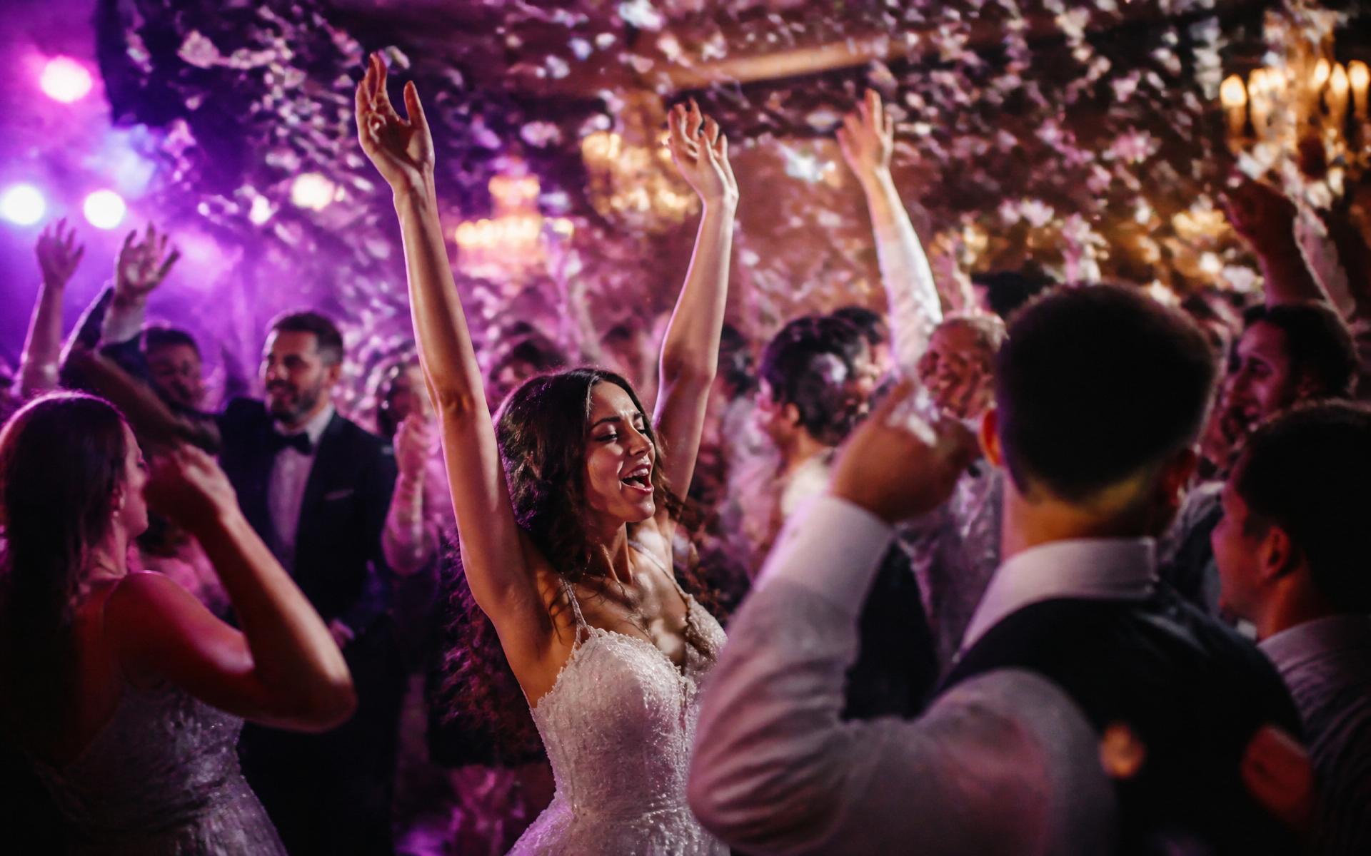 DJ mariage Event40 : piste de danse en fête lors d'une soirée dansante dans les Landes